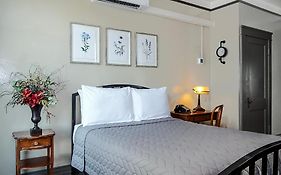 Gardner Hotel & Hostel